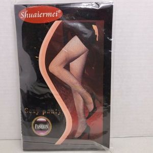 Shuaiermei Plus Size Black Diamond Fishnet Tights. Condition is "New with tags."